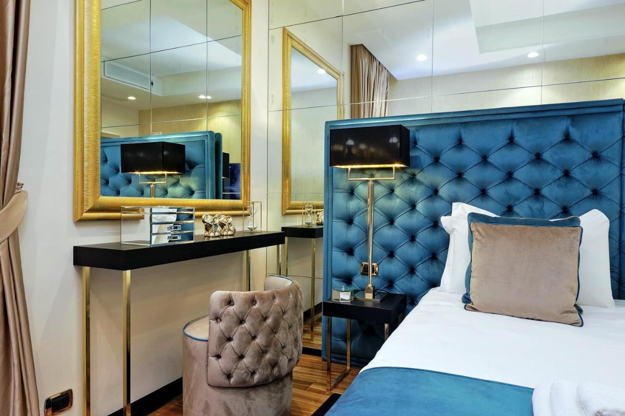 Trevi Diamond Luxury Suites & Jacuzzi โรม ภายนอก รูปภาพ
