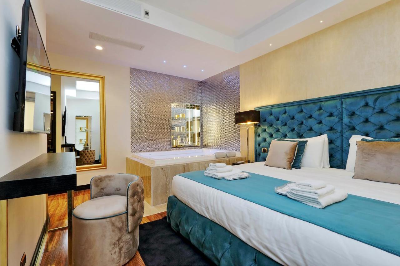 Trevi Diamond Luxury Suites & Jacuzzi โรม ภายนอก รูปภาพ