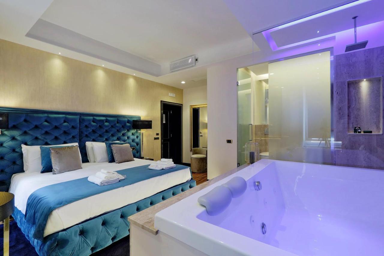 Trevi Diamond Luxury Suites & Jacuzzi โรม ภายนอก รูปภาพ