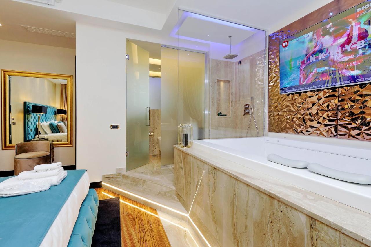 Trevi Diamond Luxury Suites & Jacuzzi โรม ภายนอก รูปภาพ