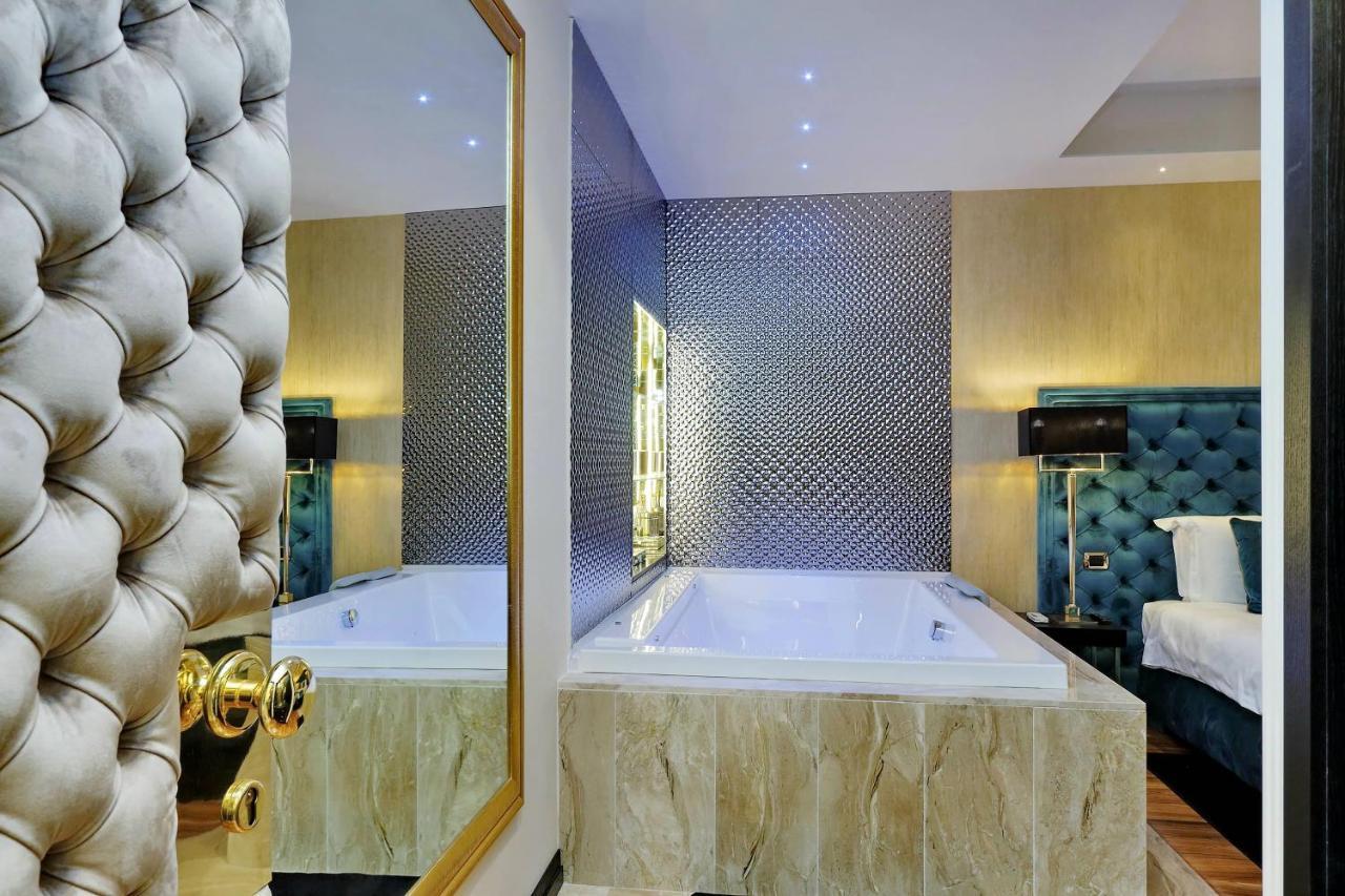 Trevi Diamond Luxury Suites & Jacuzzi โรม ภายนอก รูปภาพ