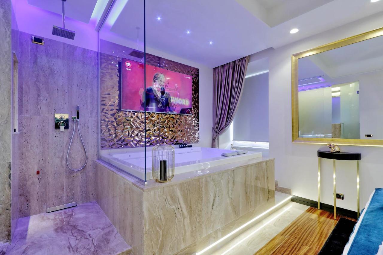 Trevi Diamond Luxury Suites & Jacuzzi โรม ภายนอก รูปภาพ